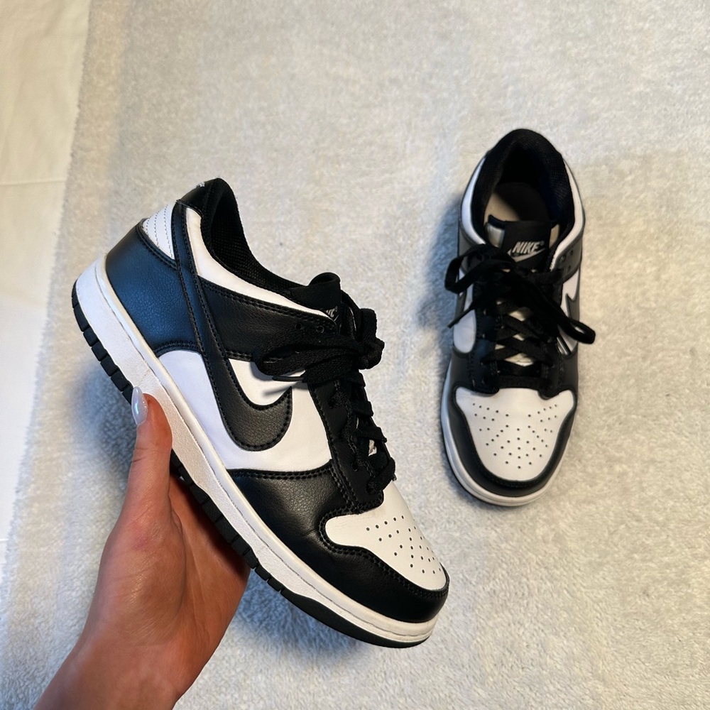 Nike Panda Dunks
